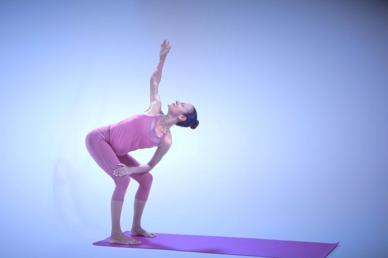 Mind Dive App Yoga Sonya Om Warm up